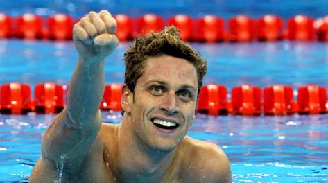 Luca Dotto a tutto sprint campione di nuoto e bellissimo modello di Armani