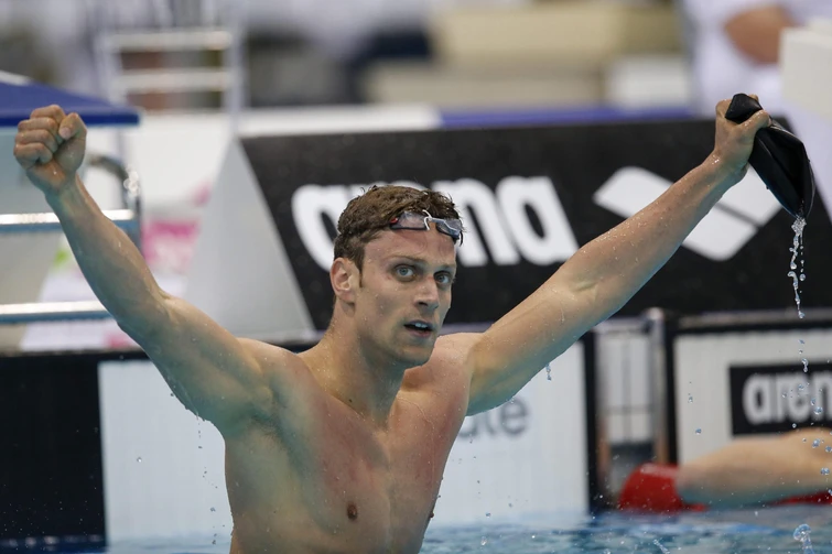 Luca Dotto a tutto sprint campione di nuoto e bellissimo modello di Armani