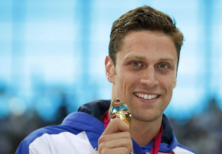 Luca Dotto a tutto sprint campione di nuoto e bellissimo modello di Armani