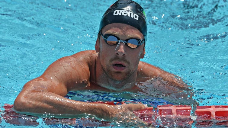 Luca Dotto a tutto sprint campione di nuoto e bellissimo modello di Armani