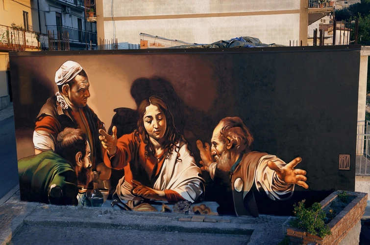 Caravaggio sui muri le straordinarie opere dello street artist Andrea Ravo Mattoni