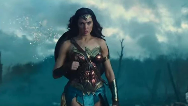 Anche Wonder Woman contro le molestie dei produttori