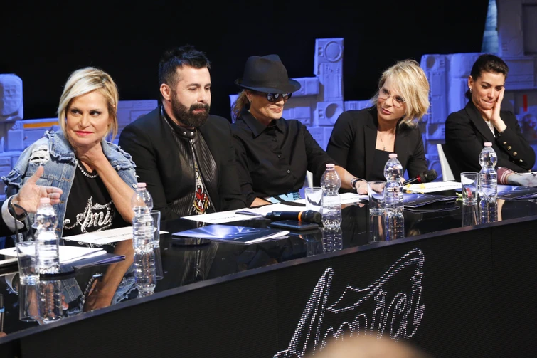 Maria De Filippi a Verissimo Amici Con i ragazzi ci usiamo a vicenda