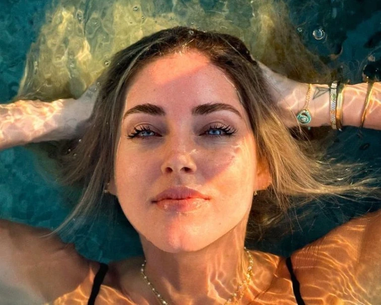 Chiara Ferragni il suo impero a pezzi i quaderni venduti a 1 euro Lindiscrezione clamorosa su Ballando