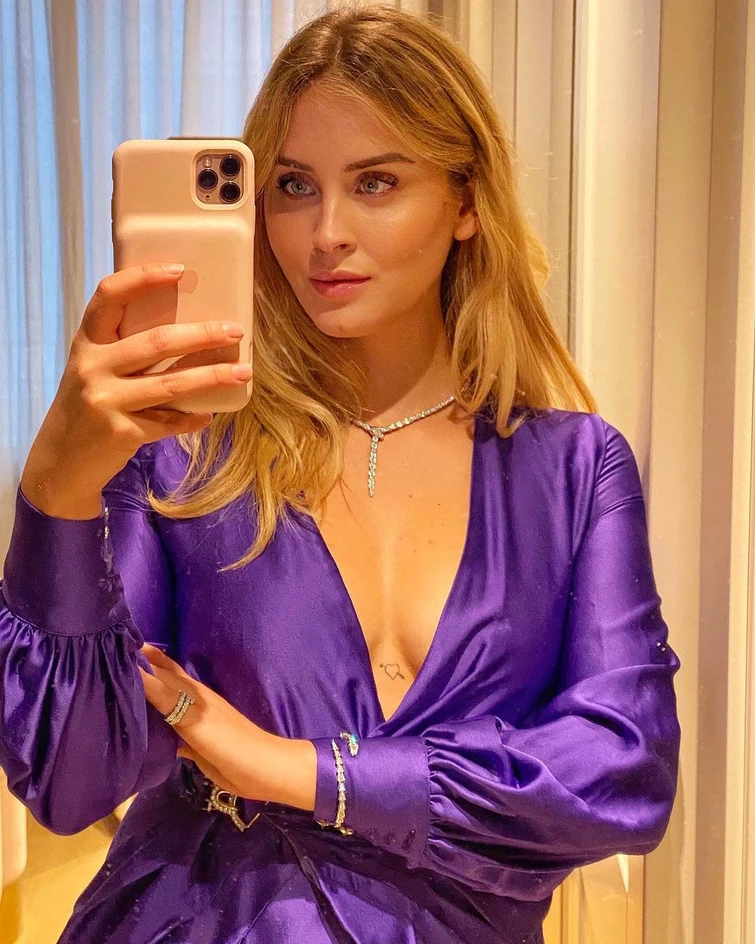 Valentina Ferragni Infuoca Instagram Con La Pole Dance Milleunadonna