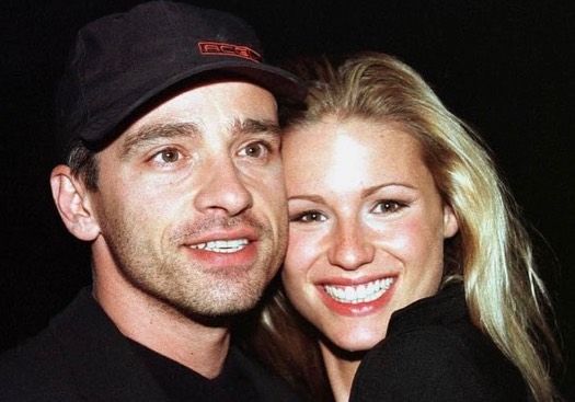 Eros Ramazzotti prima i baci poi la dedica inspettata a Michelle Hunziker