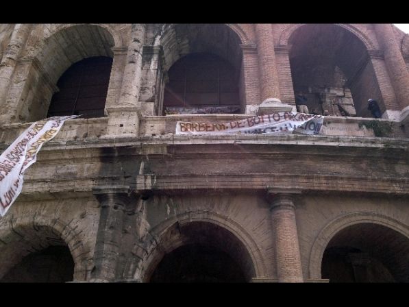 Centurioni sotto accusa a Roma molestano le turiste