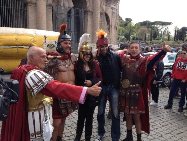 Centurioni sotto accusa a Roma molestano le turiste