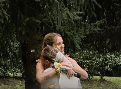 In questi 17 anni tu più di tutti mi hai protetta Chiara Ferragni al matrimonio di Veronica Ferraro E cè pure lex Annalisa