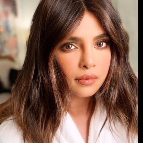 Priyanka Chopra svela i suoi segreti di bellezza e le beauty ricette fatte in casa