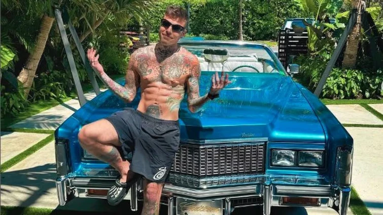 Fedez apre un canale OnlyFans mentre Chiara svela la sua occupazione preferita Poi il messaggio per Selvaggia Lucarelli