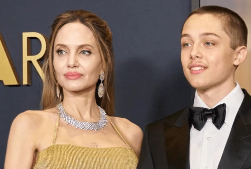 Angelina Jolie sul red carpet con il figlio Knox Segni particolari è identico al padre Brad Pitt 