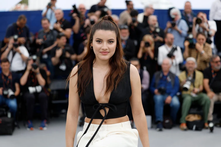 Il Red Carpet di Cannes sbalordisce vestiti militanti e scollature allombelico Il gesto di Judith Godrèche