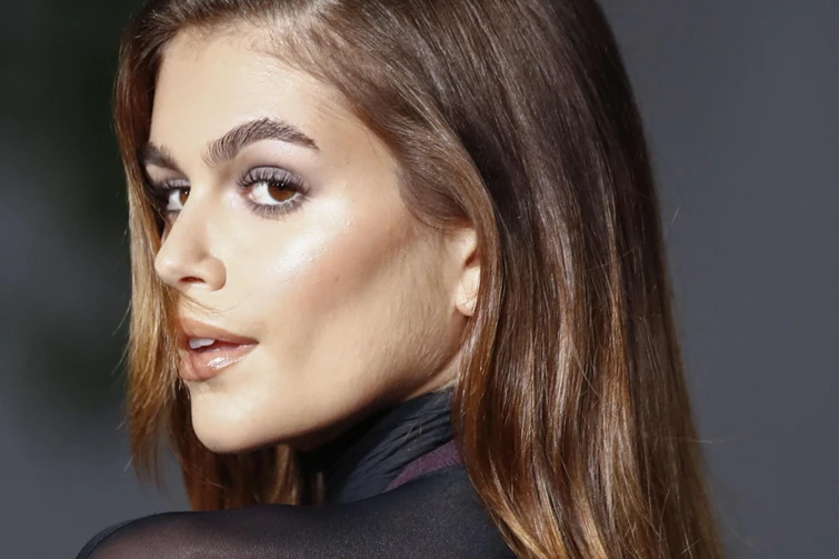 Cindy Crawford e la figlia Kaia Gerber a Parigi scambiate per sorelle 