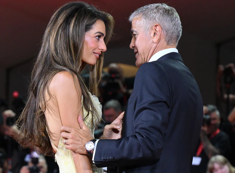 Brad Pitt e George Clooney le foto più belle di una giornata da ricordare