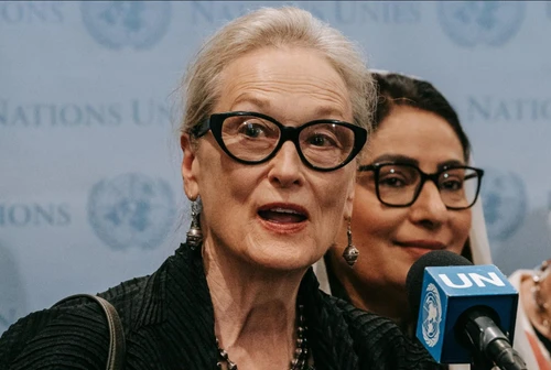 Il discorso straordinario di Meryl Streep Qual è la differenza tra un uccello e una donna a Kabul