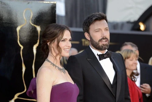 Jennifer Garner e Ben Affleck insieme a Natale le feste con i propri ex e i nuovi compagni