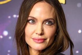 Angelina Jolie colpo di scena la proposta indecente che fa a Brad Pitt sul divorzio