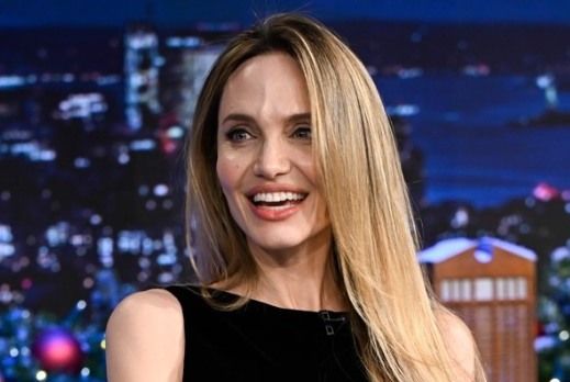 Angelina Jolie e l’incredibile professione cui pensava prima di diventare attrice: &quot;È la mia carriera di ripiego&quot;