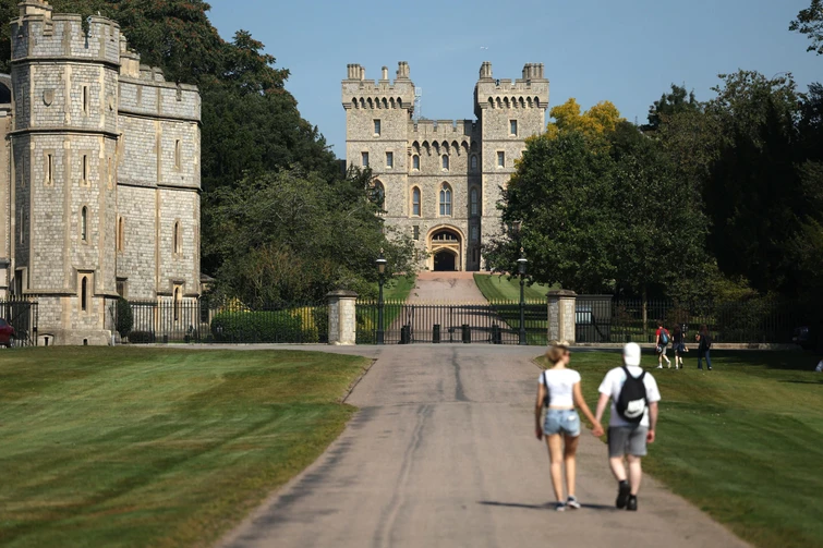 Paura al Castello di Windsor i ladri sfondano il cancello e rubano a pochi metri dal cottage di William e Kate