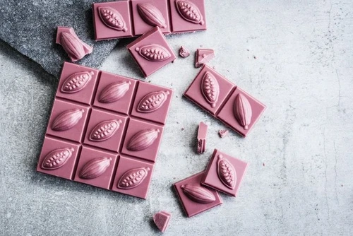 Arriva il cioccolato rosa deve il colore alla fava di cacao Ruby