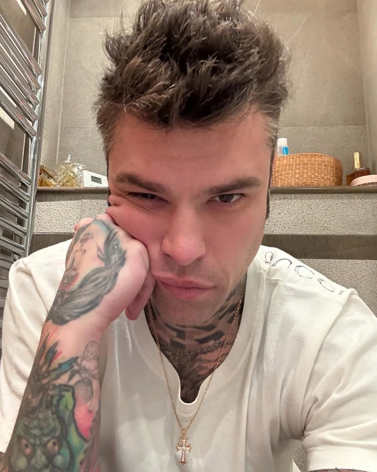 Fedez canta Bella Stronza a Sanremo dedicata allex Chiara Ferragni La risposta di Carlo Conti