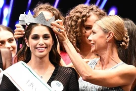 Miss Italia 2024 è la toscana Ofelia Passamonti seconda la sarda Elisa Armosini