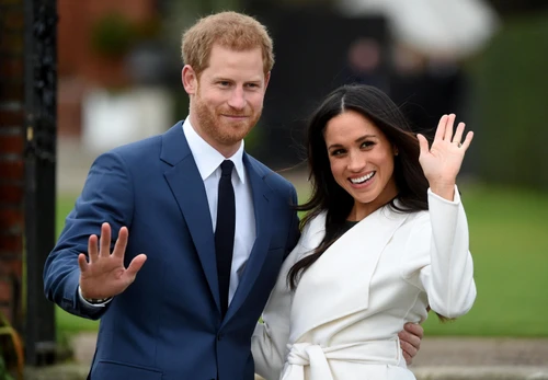 Laddio di Harry e Meghan la regina li priva dei titoli I duchi confermano la loro sfida