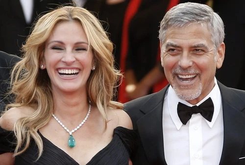 Julia Roberts e il bacio a George Clooney  stato difficile per me Ci sono voluti ben 79 ciak