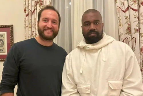 Kanye West cambia il sorriso la firma è italiana