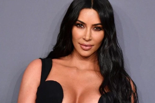 Lincredibile trasformazione di Kim Kardashian da icona super sexy a secchiona Ecco il piano