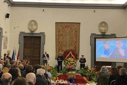 Lultimo saluto a Paolo Taviani cerimonia laica in Campidoglio