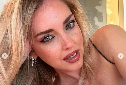 La rinascita di Chiara Ferragni Che riparte da un brand per capelli sporchi e coscienze pulite