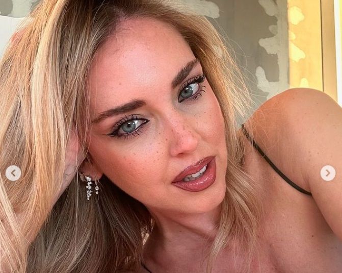 La rinascita di Chiara Ferragni. Che riparte da un brand &quot;per capelli sporchi e coscienze pulite&quot;