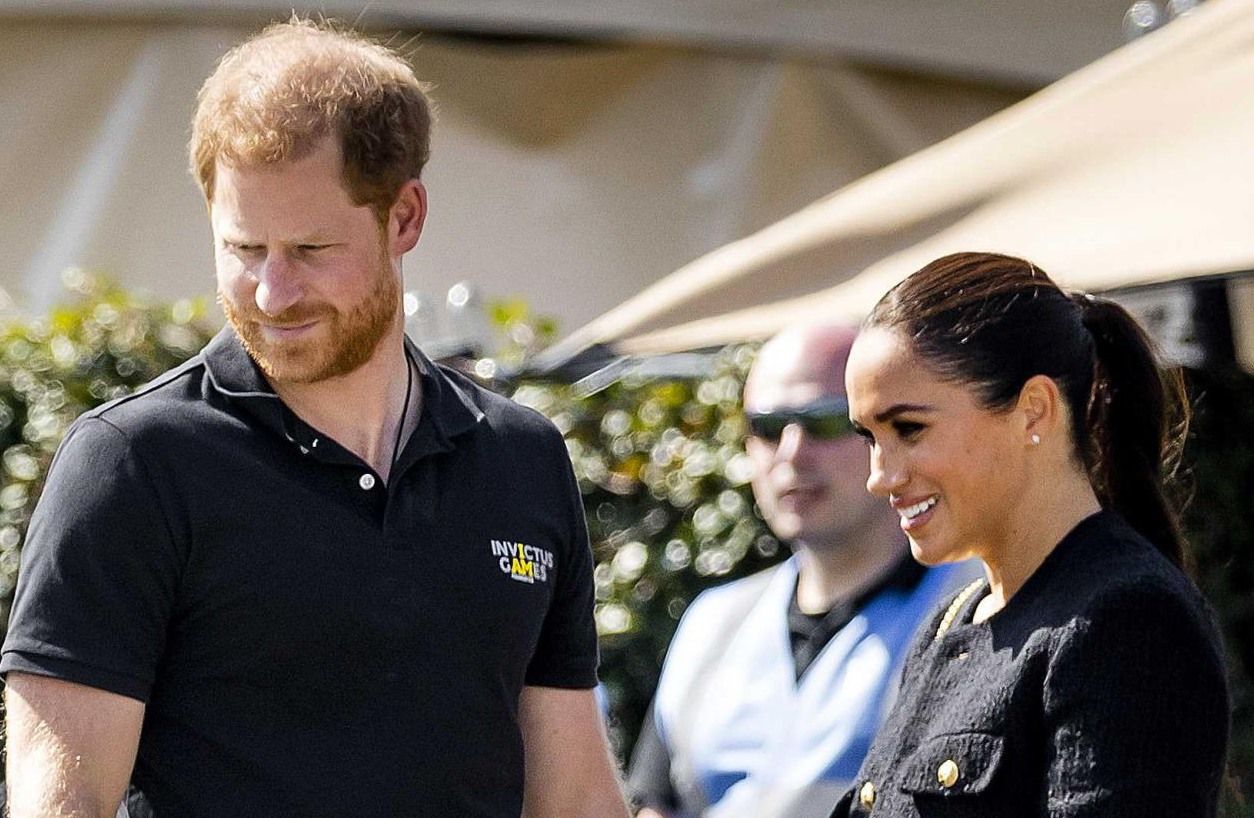 “Come cacciatori di ambulanze”: perché Harry e Meghan sono di nuovo nella bufera