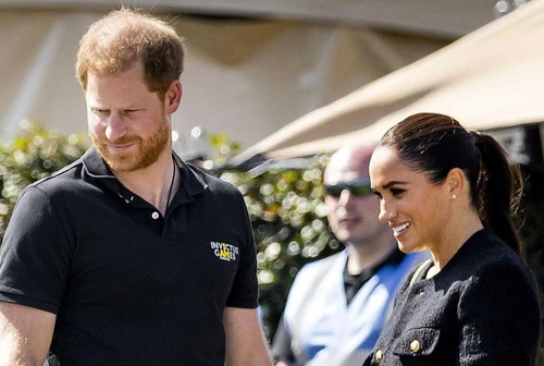 Come cacciatori di ambulanze perché Harry e Meghan sono di nuovo nella bufera