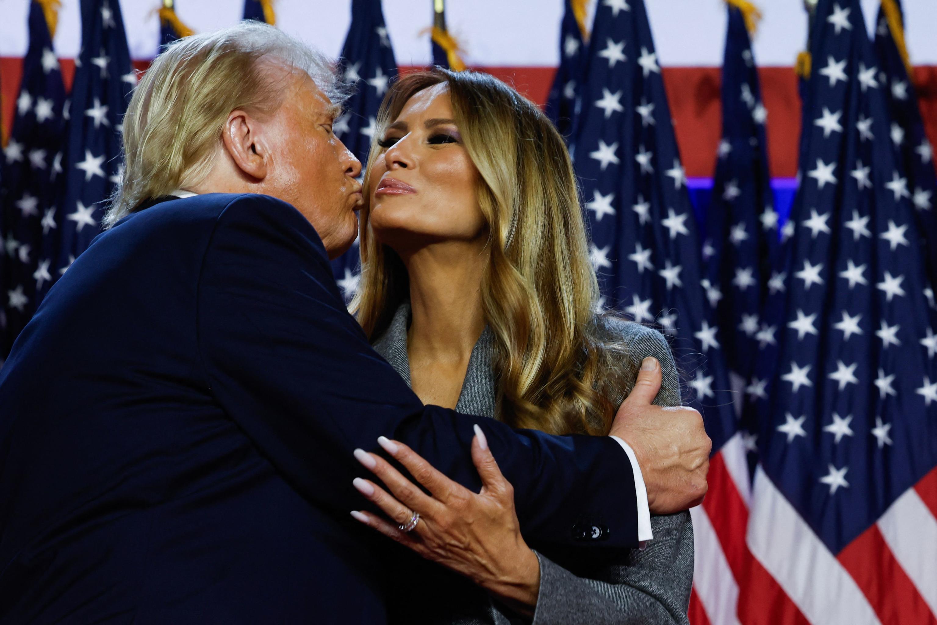 Melania è tornata: le prime parole della first lady slovena e il look ispirato a Jackie Kennedy