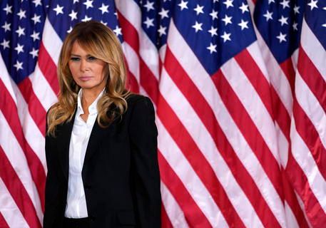 Melania Trump lascia la Casa Bianca col record negativo di consensi Il suo discorso daddio