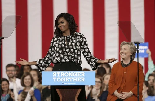 LAmerica sogna ancora gli Obama Michelle la più amata Hillary Clinton retrocede