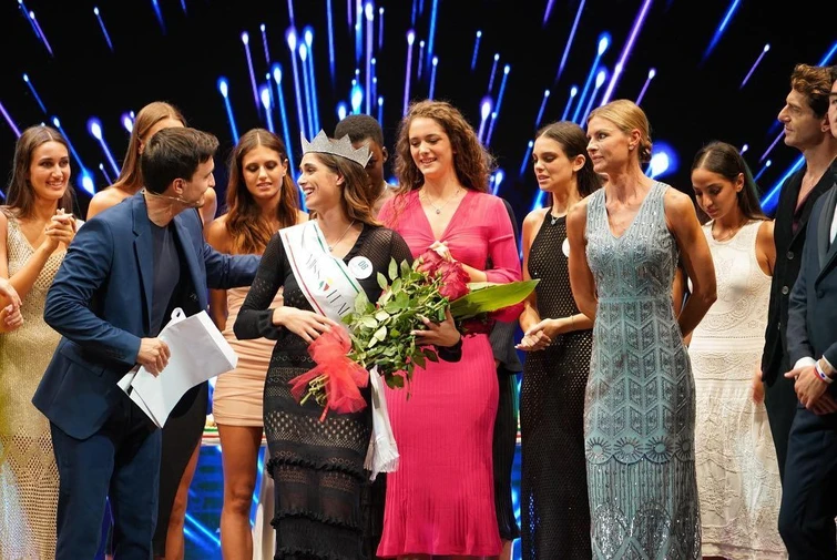 Miss Italia 2024 è la toscana Ofelia Passamonti seconda la sarda Elisa Armosini