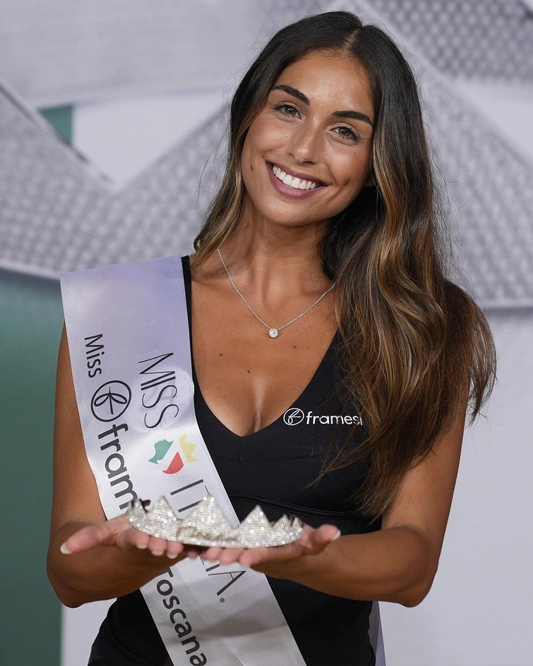 Miss Italia 2024 è la toscana Ofelia Passamonti seconda la sarda Elisa Armosini