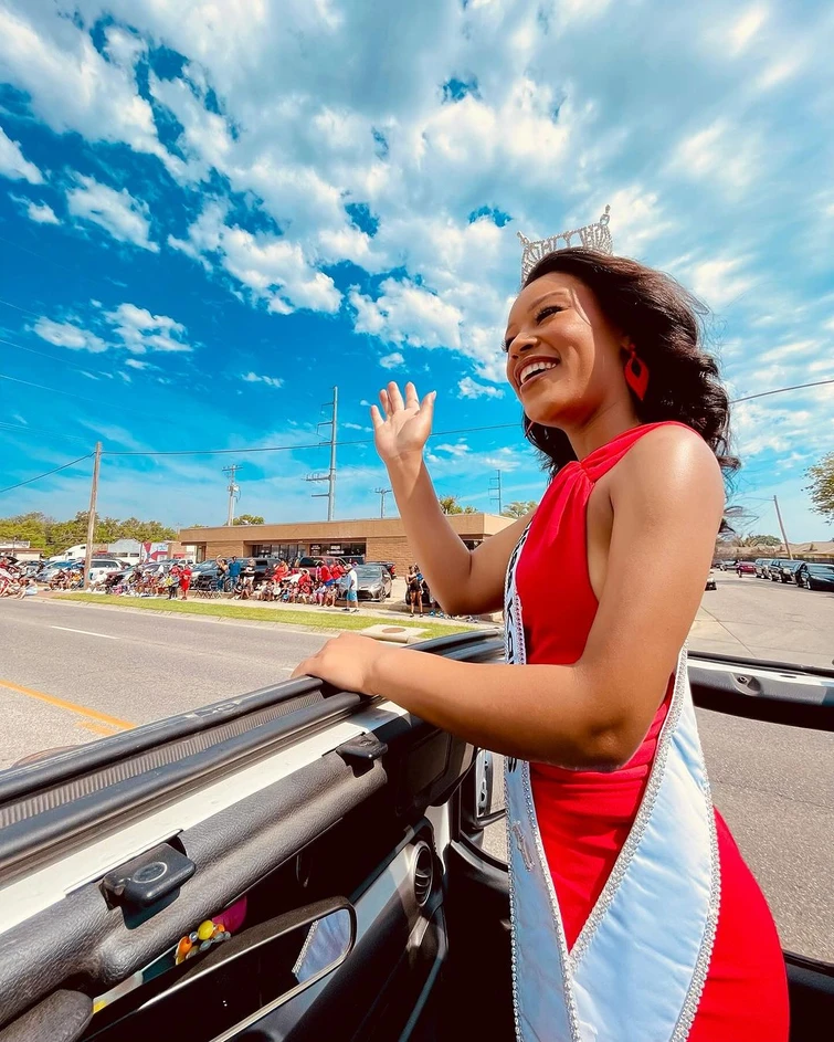 Il mio molestatore è qui nel pubblico la denuncia di Miss Kansas alla premiazione