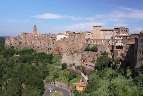 Open Fiber Pitigliano diventa un borgo smart