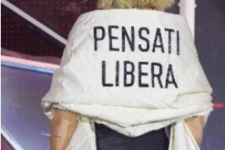 Sanremo 2023, Ferragni accusata di plagio:  la scritta “Pensati libera” rivendicata da uno street artist bolognese