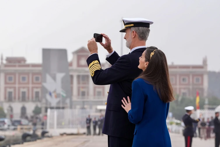 Re Felipe e la regina Letizia in lacrime per la figlia Leonor ecco cosè successo