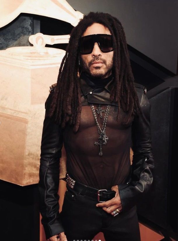 Lenny Kravitz i 60 anni la figlia Zoe e i capezzoli che si vedono dalla camicia