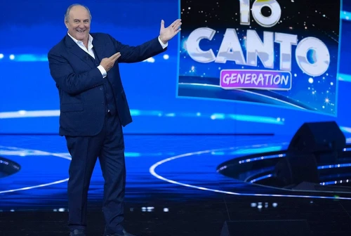 Su Canale 5 Gerry Scotti presenta Io canto generation