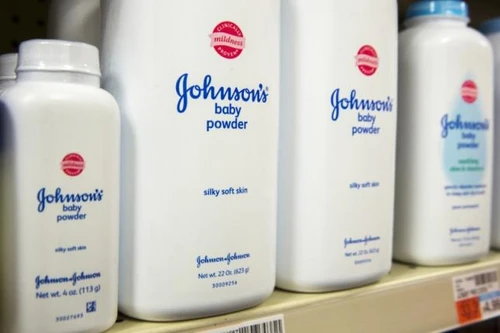 Talco Johnson  Johnson sotto accusa cause milionarie dopo due casi di tumore