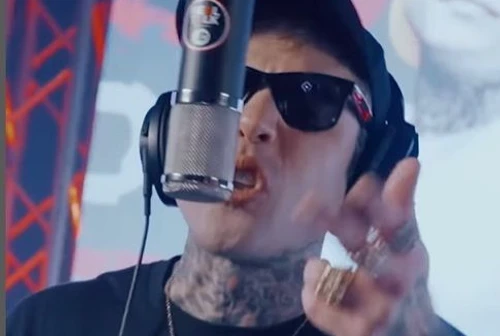 Il rap al veleno di Fedez contro Chiara e Tronchetti Provera Chi perde un marito trova un tesoro