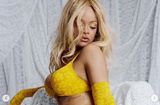 Giallo Rihanna e gli scatti da milioni di visualizzazioni che fanno impazzire i fan